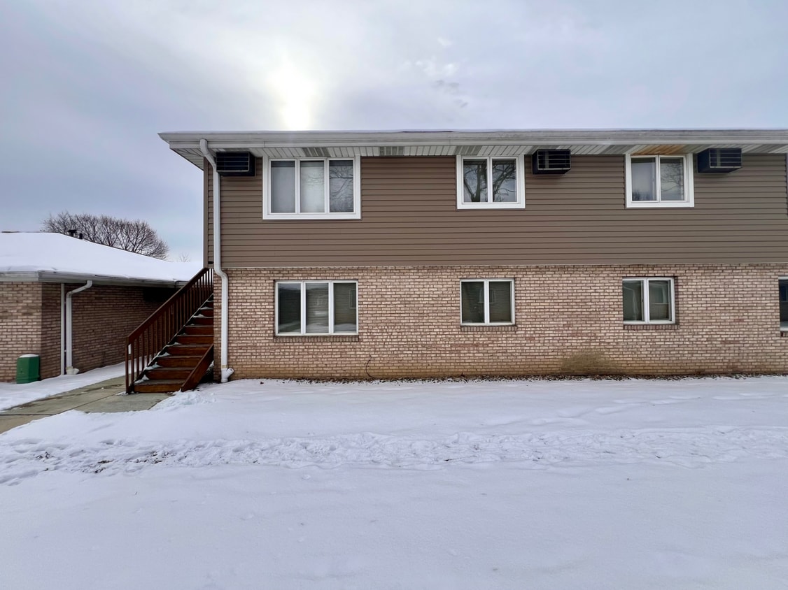 Primary Photo - Moon Twp - Spacious 1 Bedroom 1 Bathroom -...