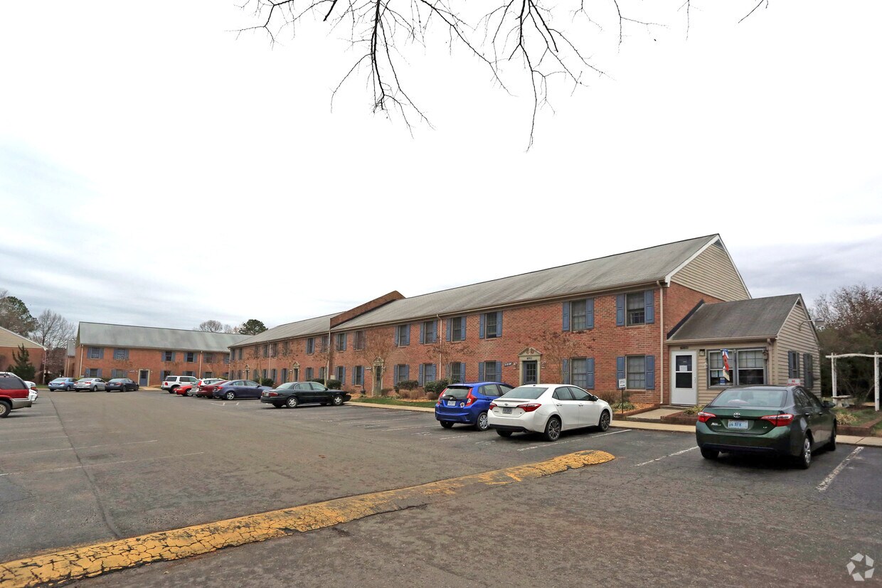 Colonial Point Apartments Apartments Gloucester Point, VA