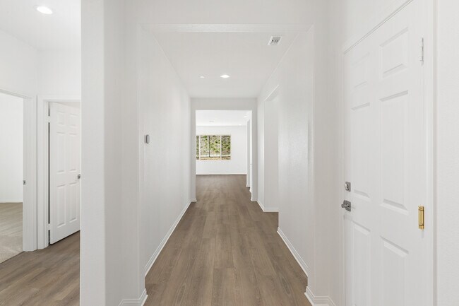 Building Photo - 28307 Patches Dr