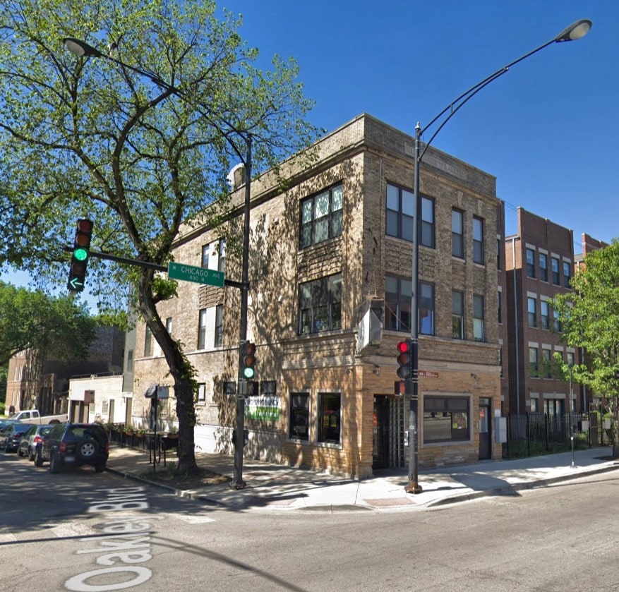 Primary Photo - 2301 W Chicago Ave