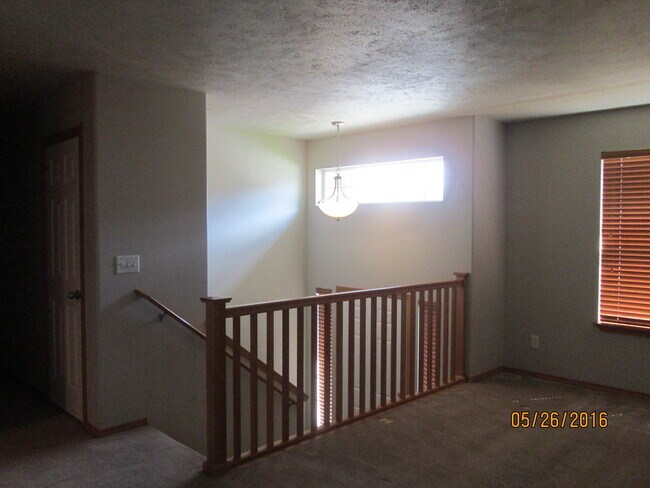 entry - 1416 S Chronicle Rd