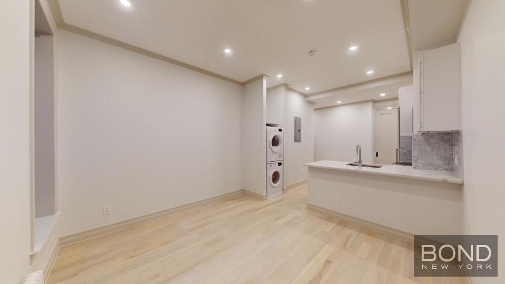 Foto principal - 250 W 91st St