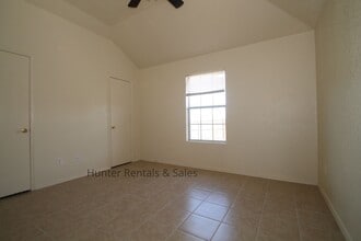 Building Photo - 4400 Deek Dr