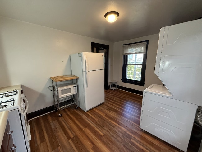 Building Photo - 327 Euclid Ave