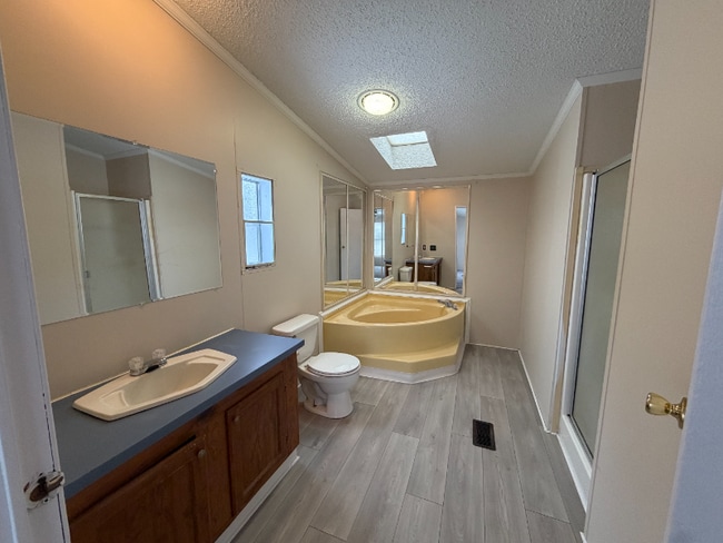 Building Photo - 137 Hunters Rill