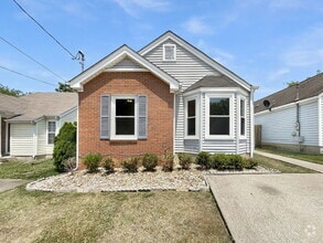 Building Photo - 610 Poplar Pl