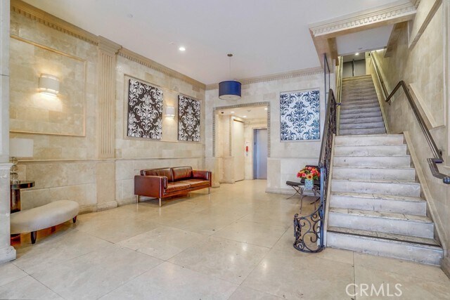 Foto del edificio - 35 N Raymond Ave