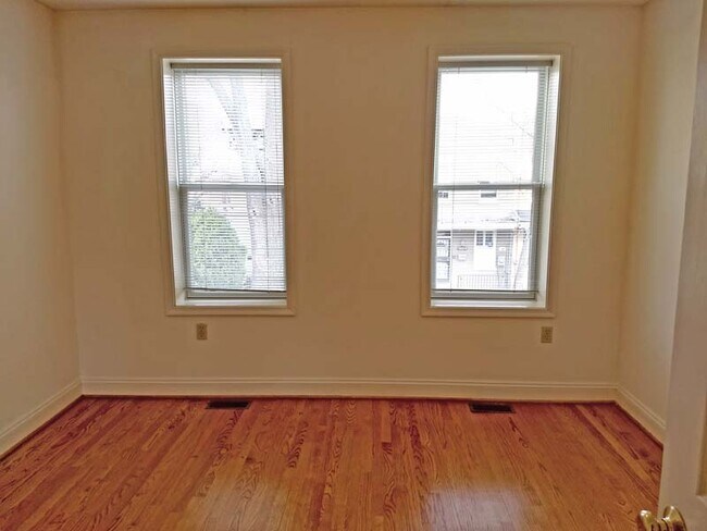 Building Photo - 1603 Rosedale St NE