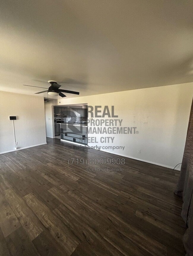 Foto del edificio - 25618 Everett Rd