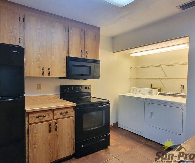 Foto del edificio - 1668 Spring Garden Ct