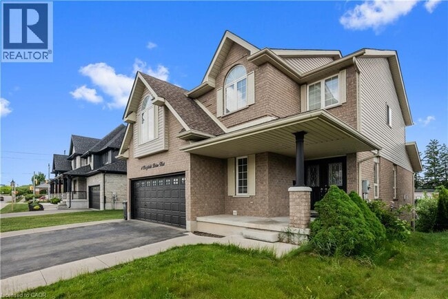 Building Photo - 4 Clairfields Dr W