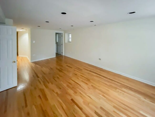 Foto del edificio - 3639 N Paulina St