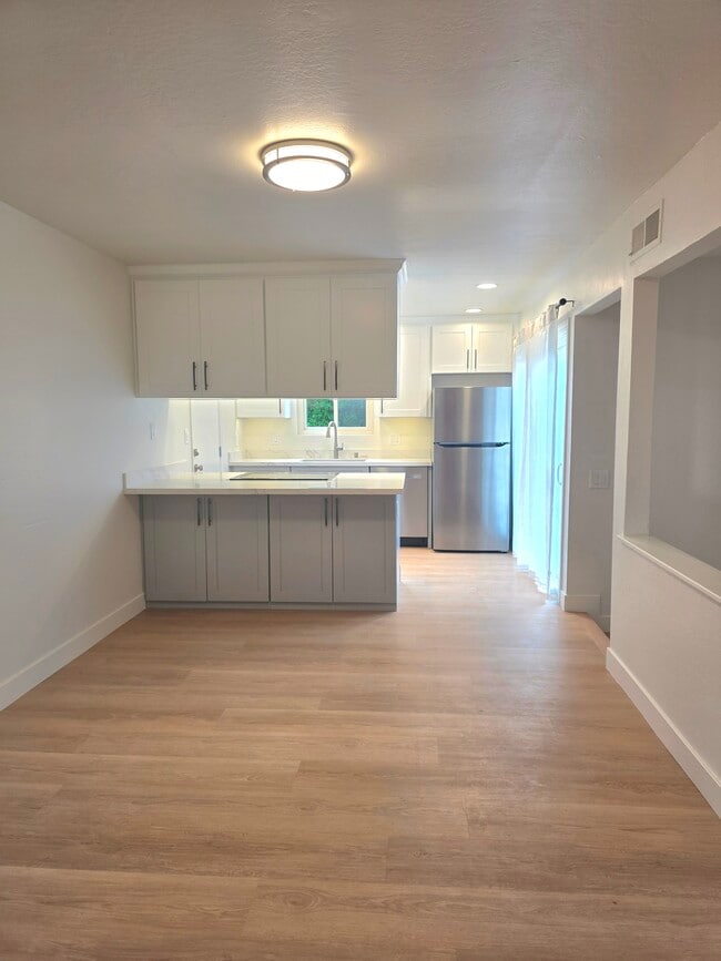 Building Photo - 39685 Lahana Way