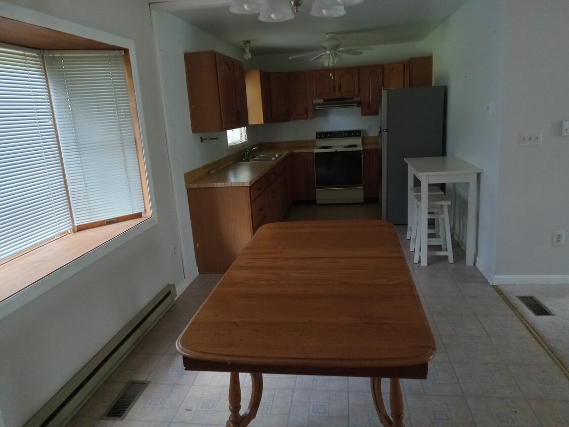 kitchen/dining - 5306 Woodbine Rd