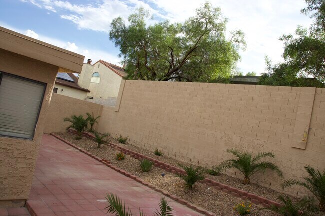 Foto del edificio - 112 Firestone Dr