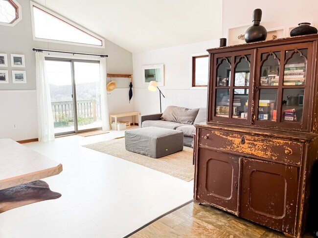 Foto del edificio - 3924 Hamden Hill Rd