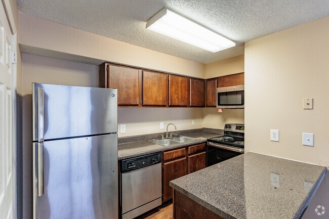 1HAB, 1BA - 680 ft² - Baker Station