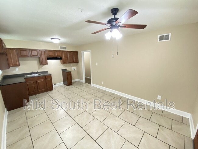 Building Photo - 5390 Beaverton Dr