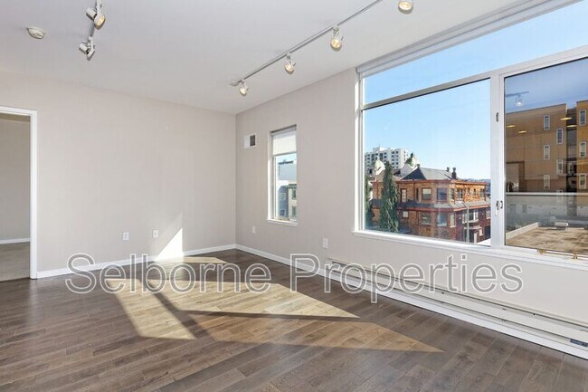 Building Photo - 1401 Jackson St