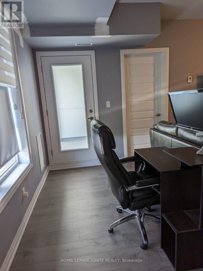 Photo du bâtiment - 2 Adam Sellers St