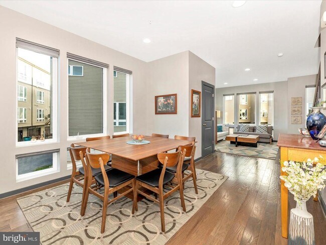Foto del edificio - 1514 Trafalgar Ln