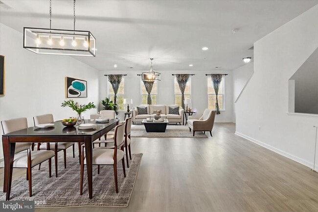 Foto del edificio - 14766 Malloy Ct