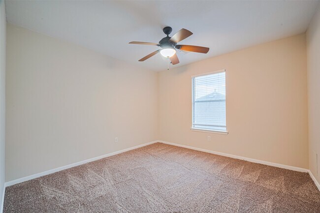 Foto del edificio - 19410 Rum River Ct