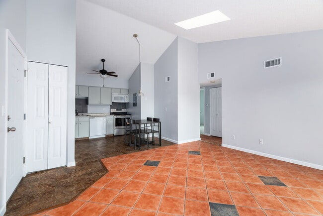 Foto del edificio - 8803 Colorado Blvd