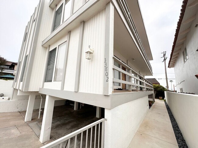 Foto del edificio - $1000 OFF 1ST MONTHS RENT!! Two Bedroom in Desirable Dana Point!!