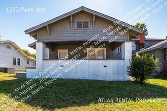 Building Photo - 1233 Park Ave