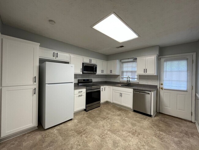 Foto del edificio - Location, Community, Quality Living. It St...