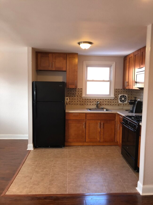 Building Photo - 203 Alnus St