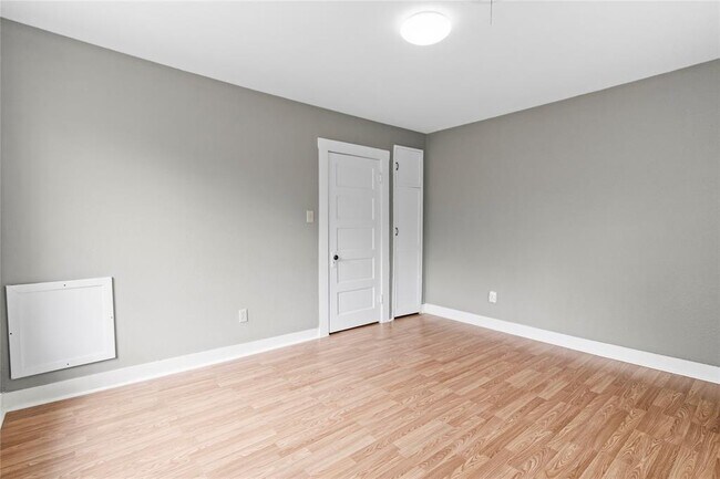 Foto del edificio - 401 Gates Rd