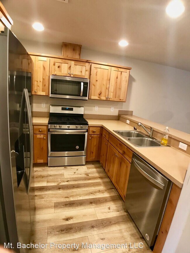 Foto del edificio - 2727 SW Juniper Ave