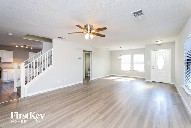 Foto del edificio - 9879 Highland Creek