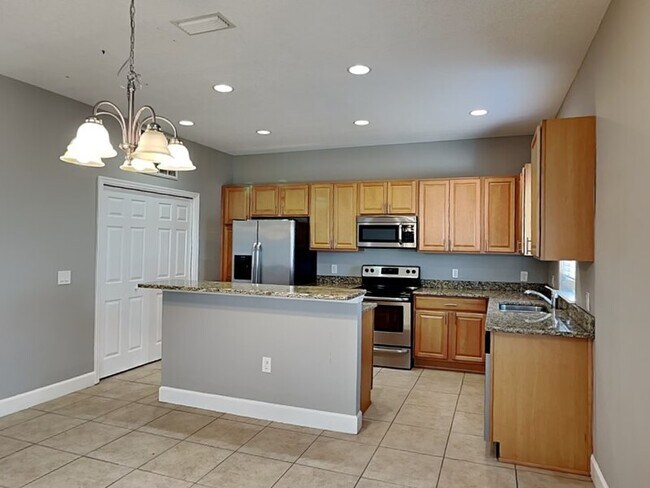 Building Photo - 1406 Salisbury Dr