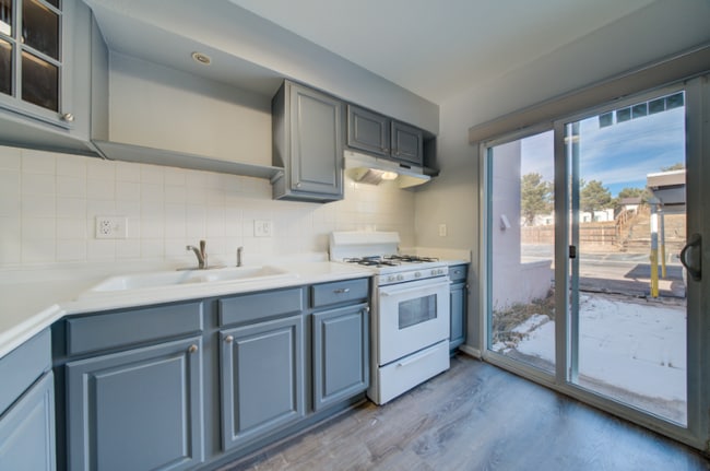 Building Photo - 3525 Rebecca Ln