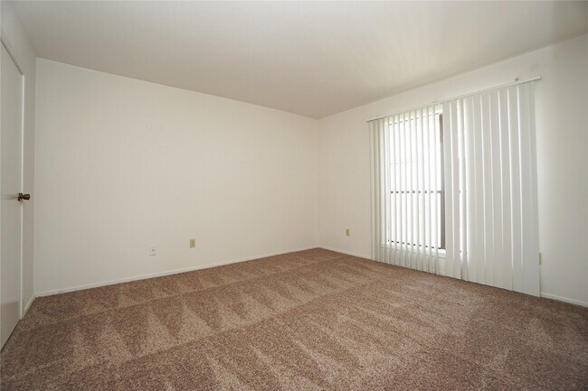 Foto del edificio - 6602 Harbor Town Dr