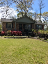 Building Photo - 571 Village Ln