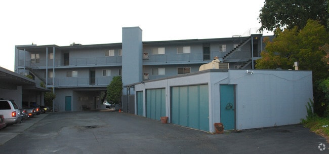Building Photo - 105 Rule Ct