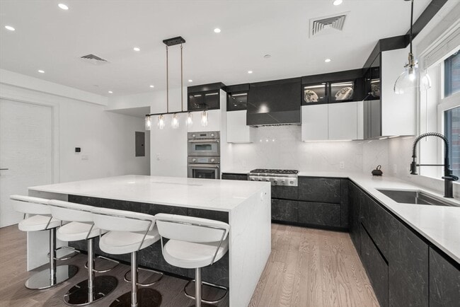 Building Photo - 69 Walnut St