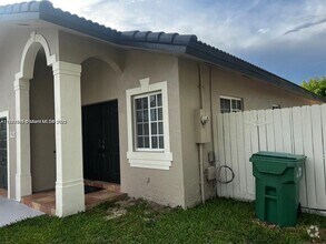 Building Photo - 13941 SW 13th St