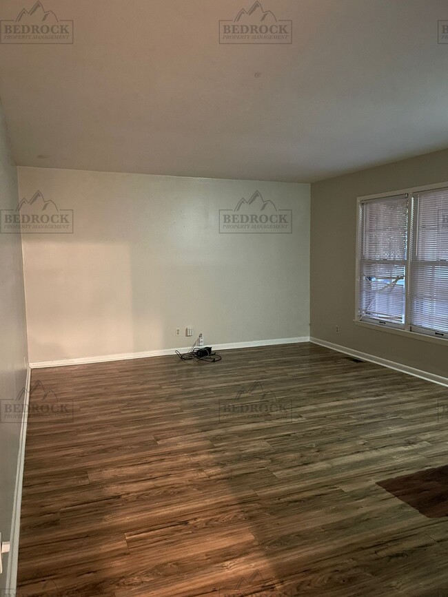 Building Photo - 10002 Lily Flagg Cir SE