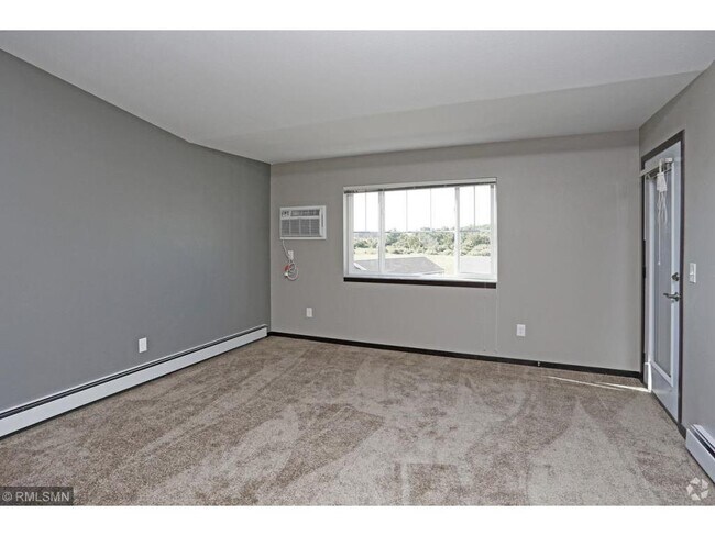 Building Photo - 3200 Old Stone Way NE