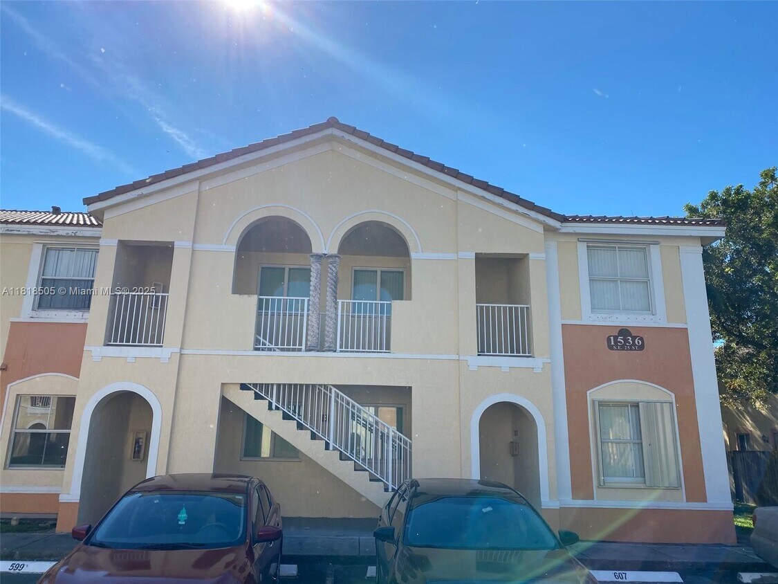 Primary Photo - 1536 SE 25th St