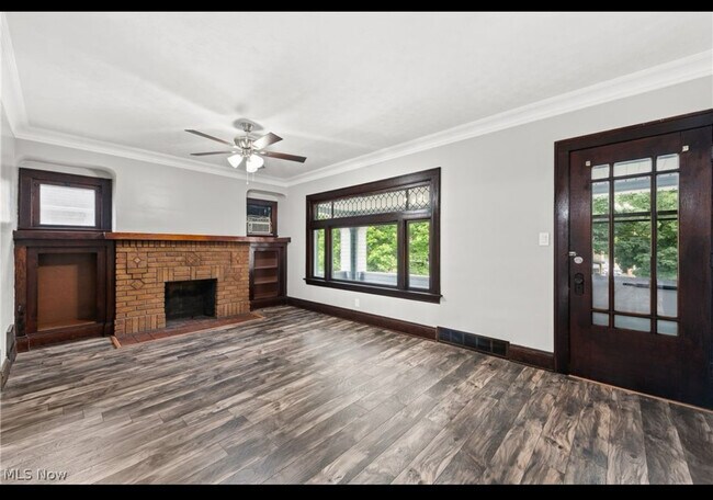 Foto del edificio - 3352 W 131st St