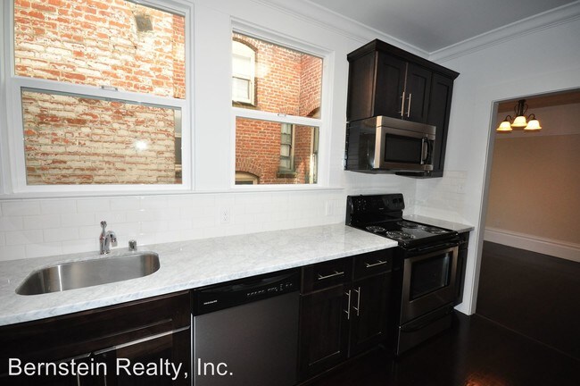 Building Photo - 936 Leavenworth St