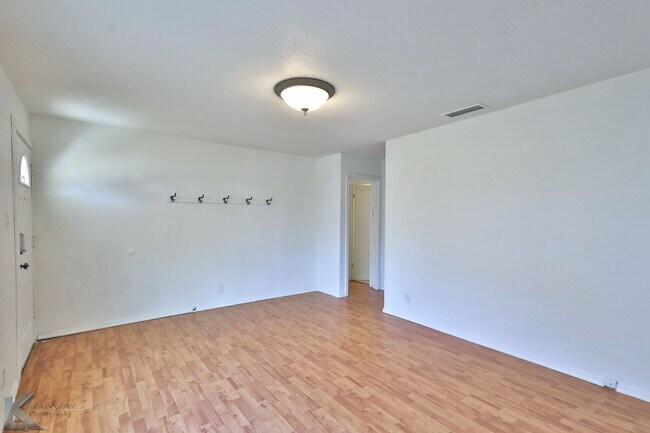 Foto del edificio - 3 BEDROOM