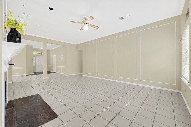 Foto del edificio - 7914 Rothesay Chase Rd