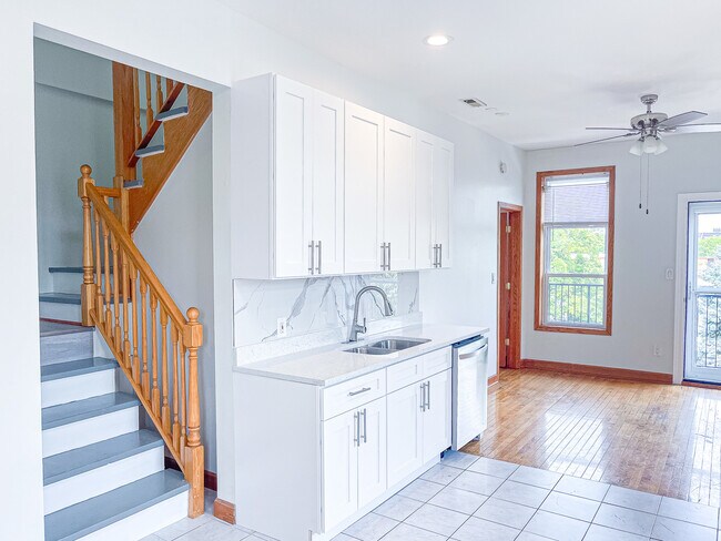 Foto del edificio - 1144 W 17th St